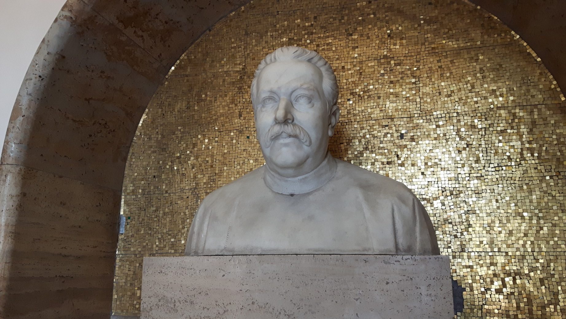 Luigi Concetti's monument, Policlinico Umberto I, Rome - 03.jpg